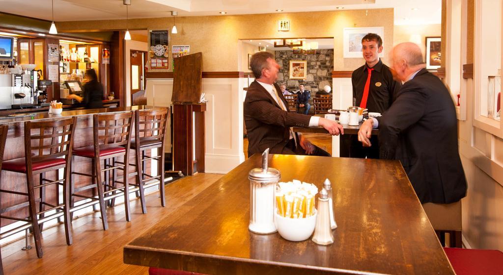 The Arches Hotel Claregalway Buitenkant foto