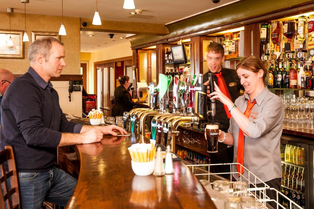 The Arches Hotel Claregalway Buitenkant foto