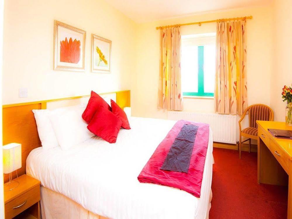 The Arches Hotel Claregalway Buitenkant foto