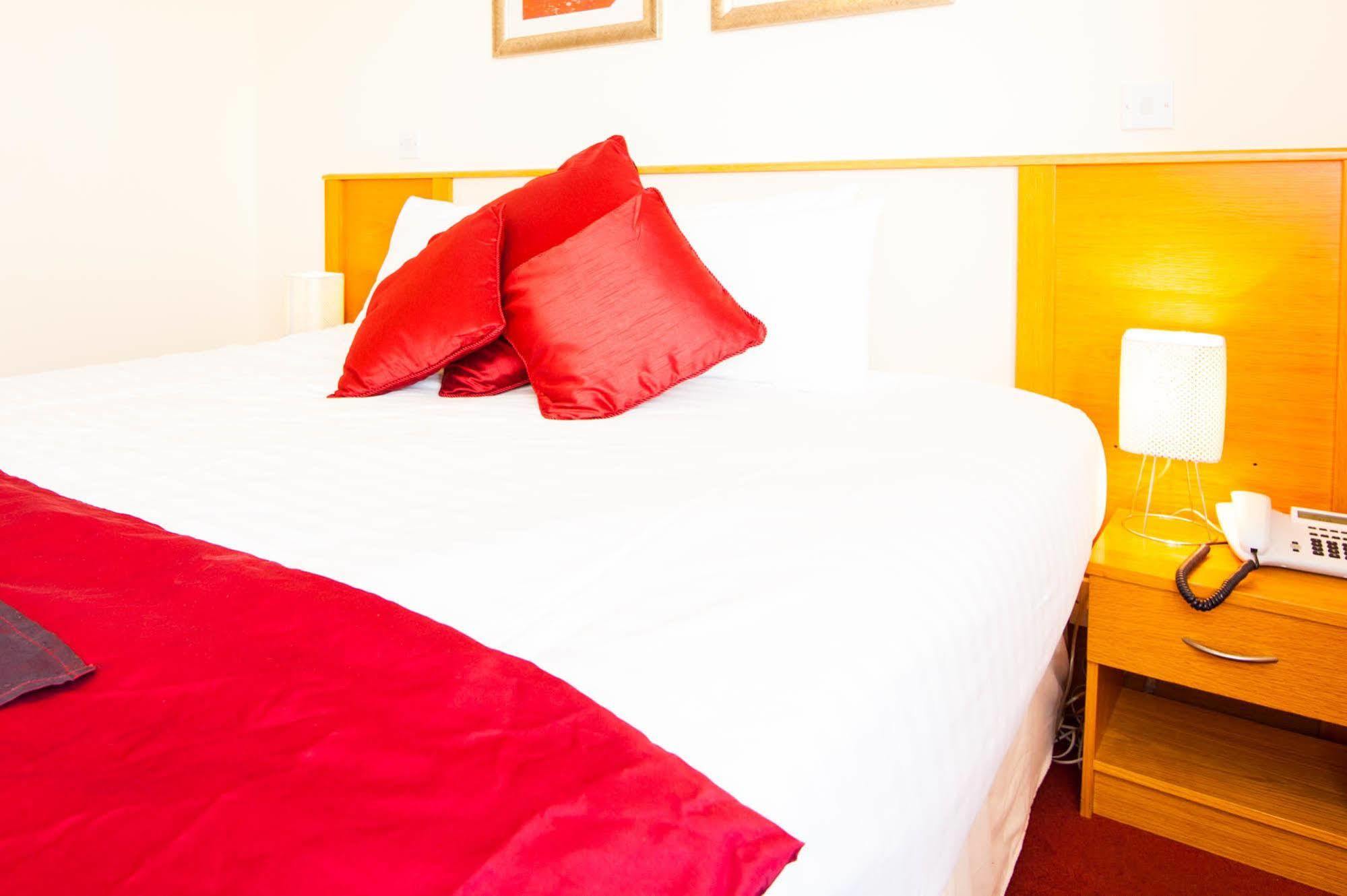 The Arches Hotel Claregalway Buitenkant foto