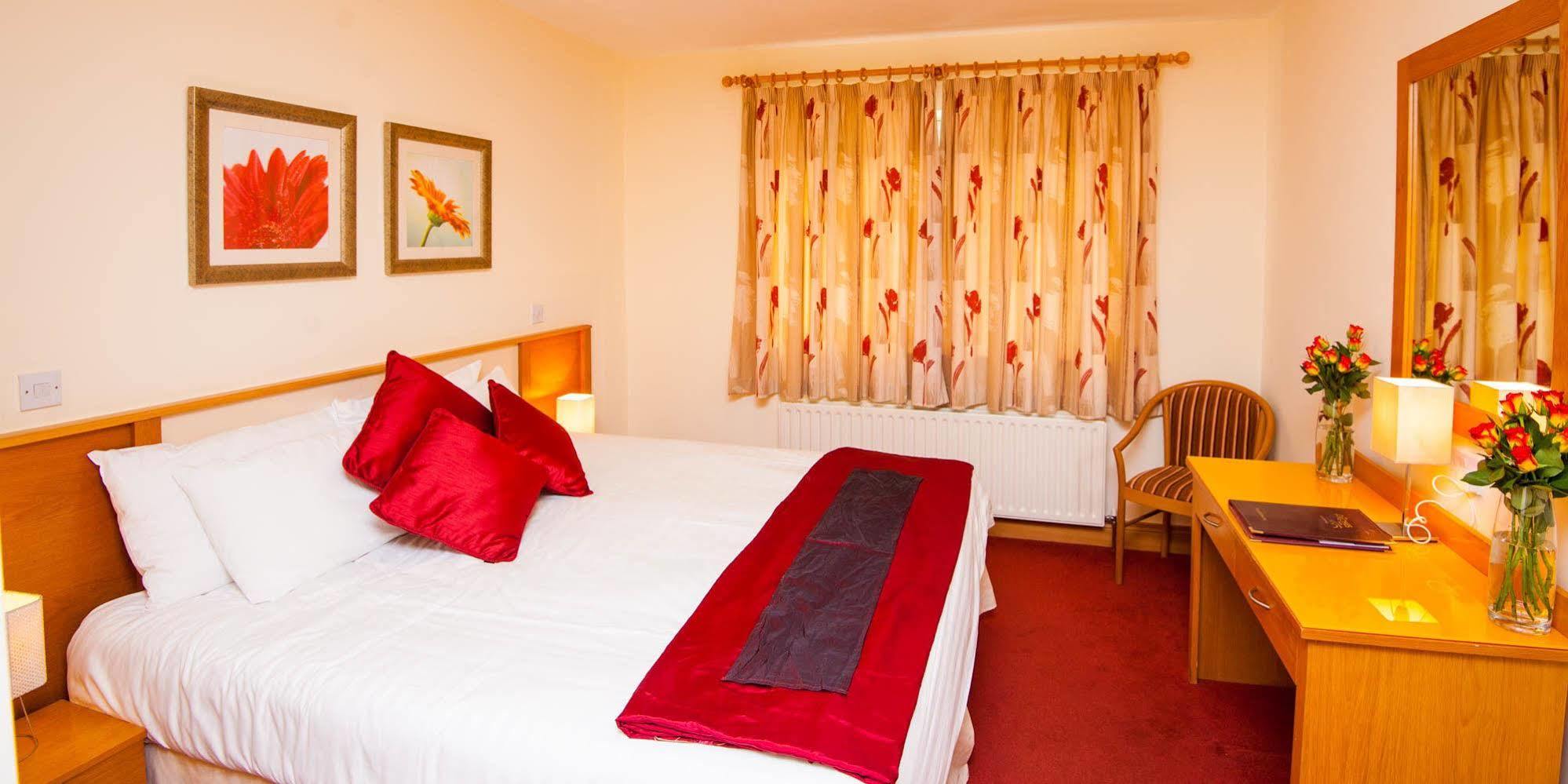 The Arches Hotel Claregalway Buitenkant foto